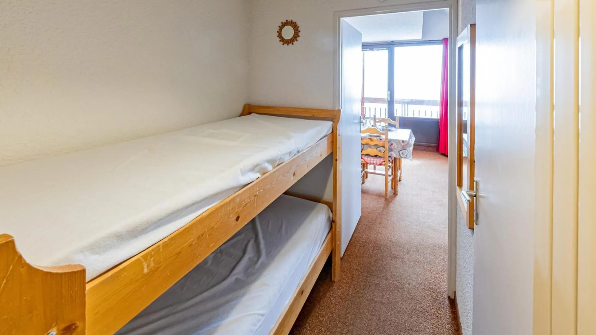 Saint-Francois-Longchamp : T2/3 Avec Balcon, 6 Pers, Proche Centre - Fr-1-807-14 Apartment France